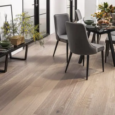 Flooring – Engineered / Solid